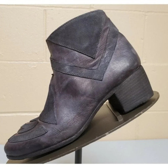 Gidigio Size 38 Charcoal Gray Leather w/ Suede Bootie / Ankle Booties  Italy EUC - Picture 5 of 12